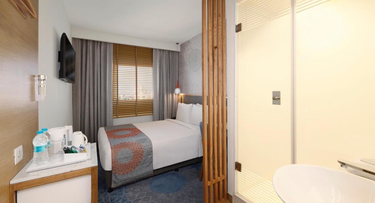 Holiday Inn Express Hyderabad Hitec City By Ihg Exterior photo