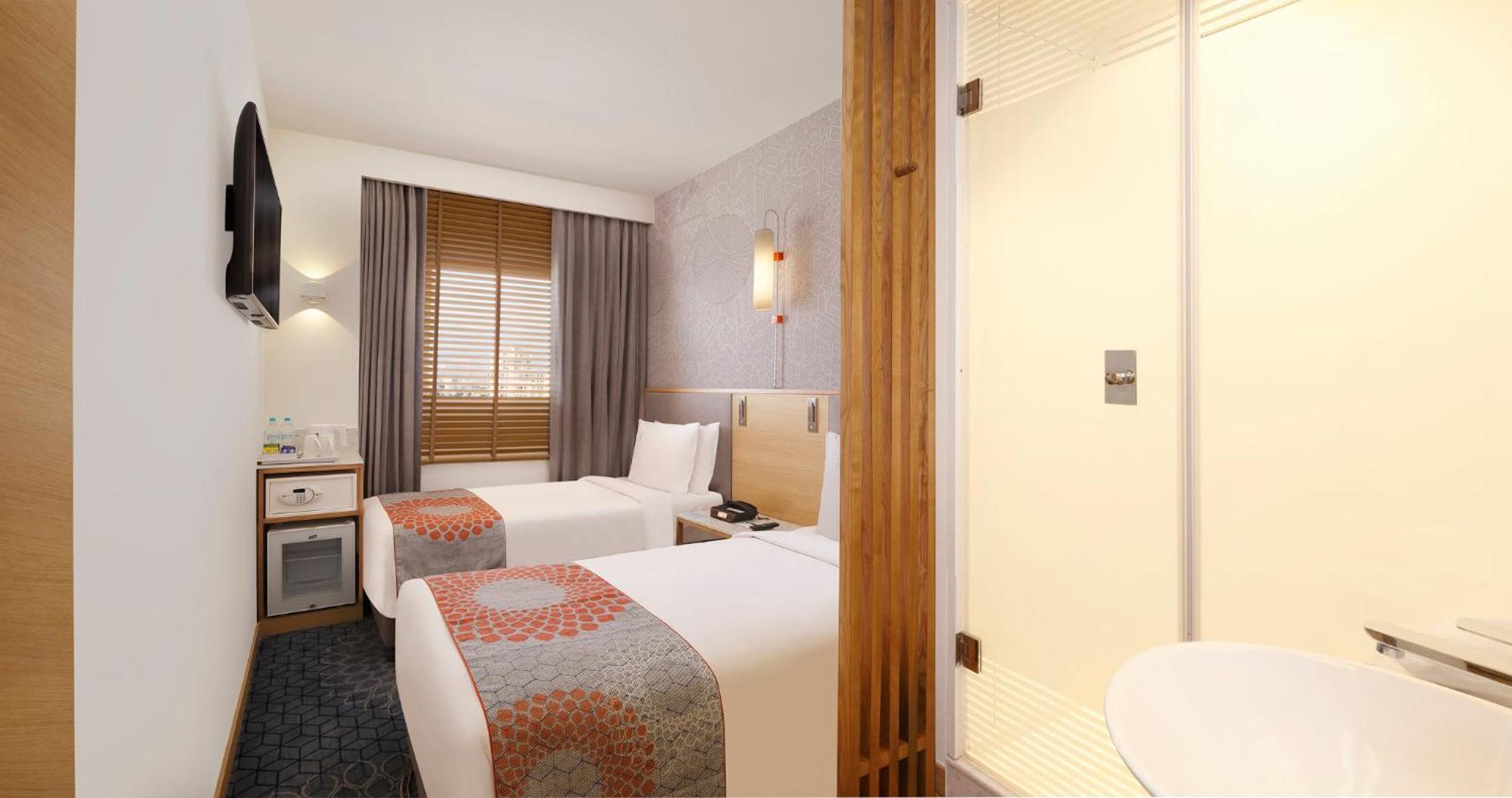 Holiday Inn Express Hyderabad Hitec City By Ihg Exterior photo