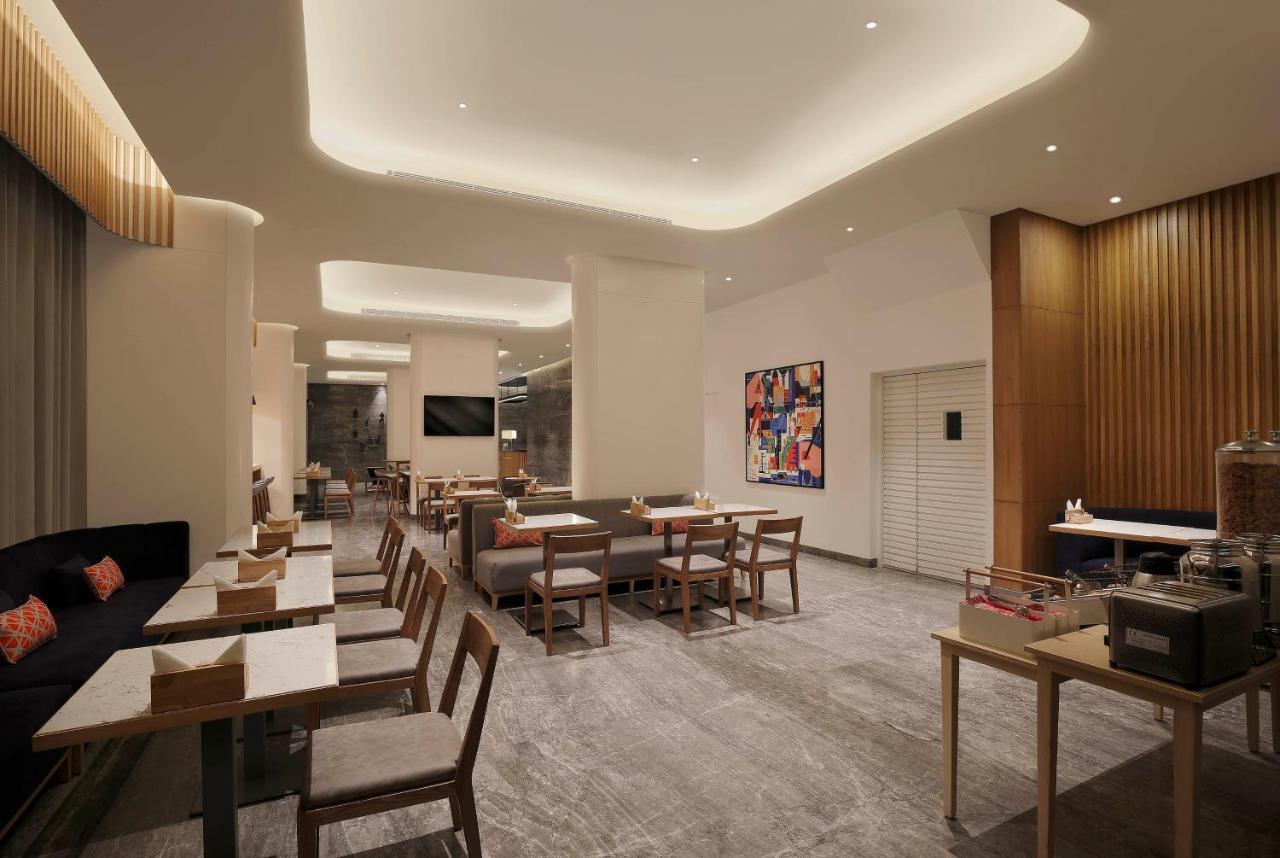Holiday Inn Express Hyderabad Hitec City By Ihg Exterior photo