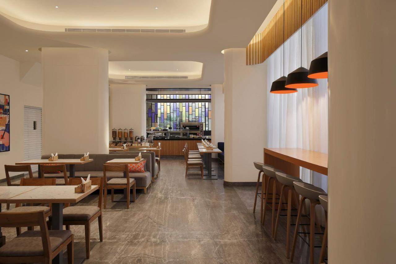 Holiday Inn Express Hyderabad Hitec City By Ihg Exterior photo