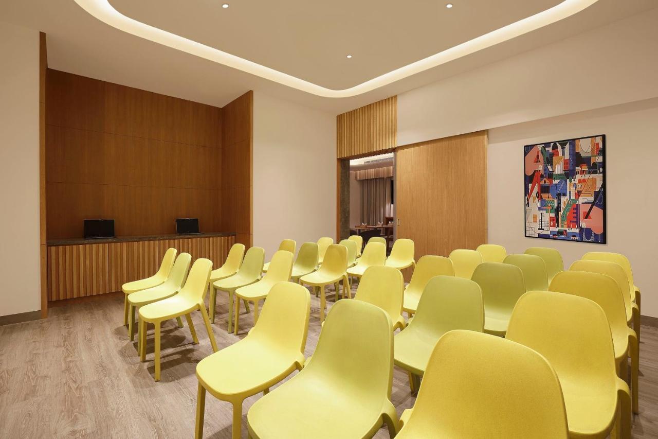 Holiday Inn Express Hyderabad Hitec City By Ihg Exterior photo